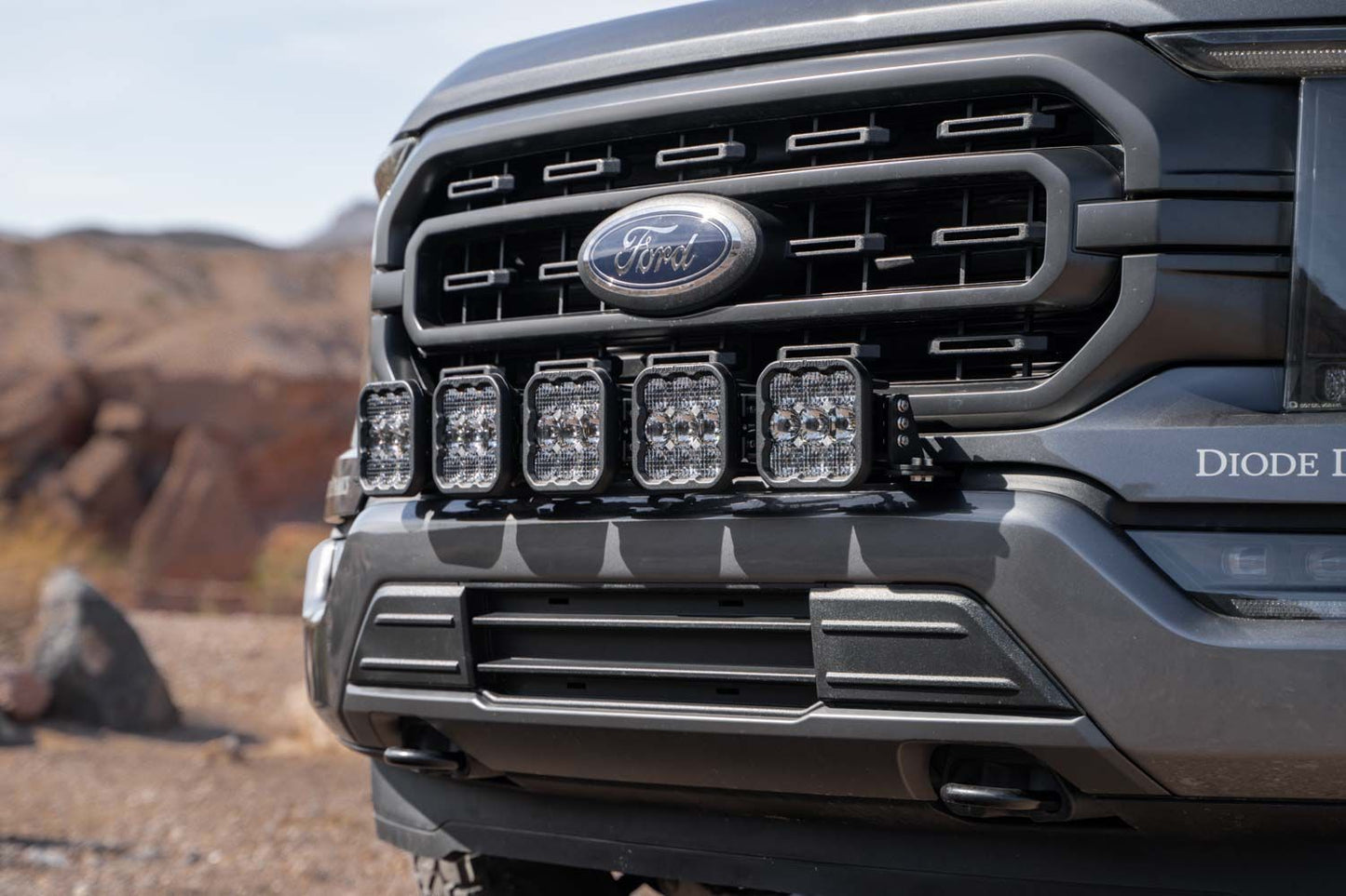 SS5 Grille CrossLink Lightbar Kit for 2021-2023 Ford F-150, Sport Yellow Combo Diode Dynamics