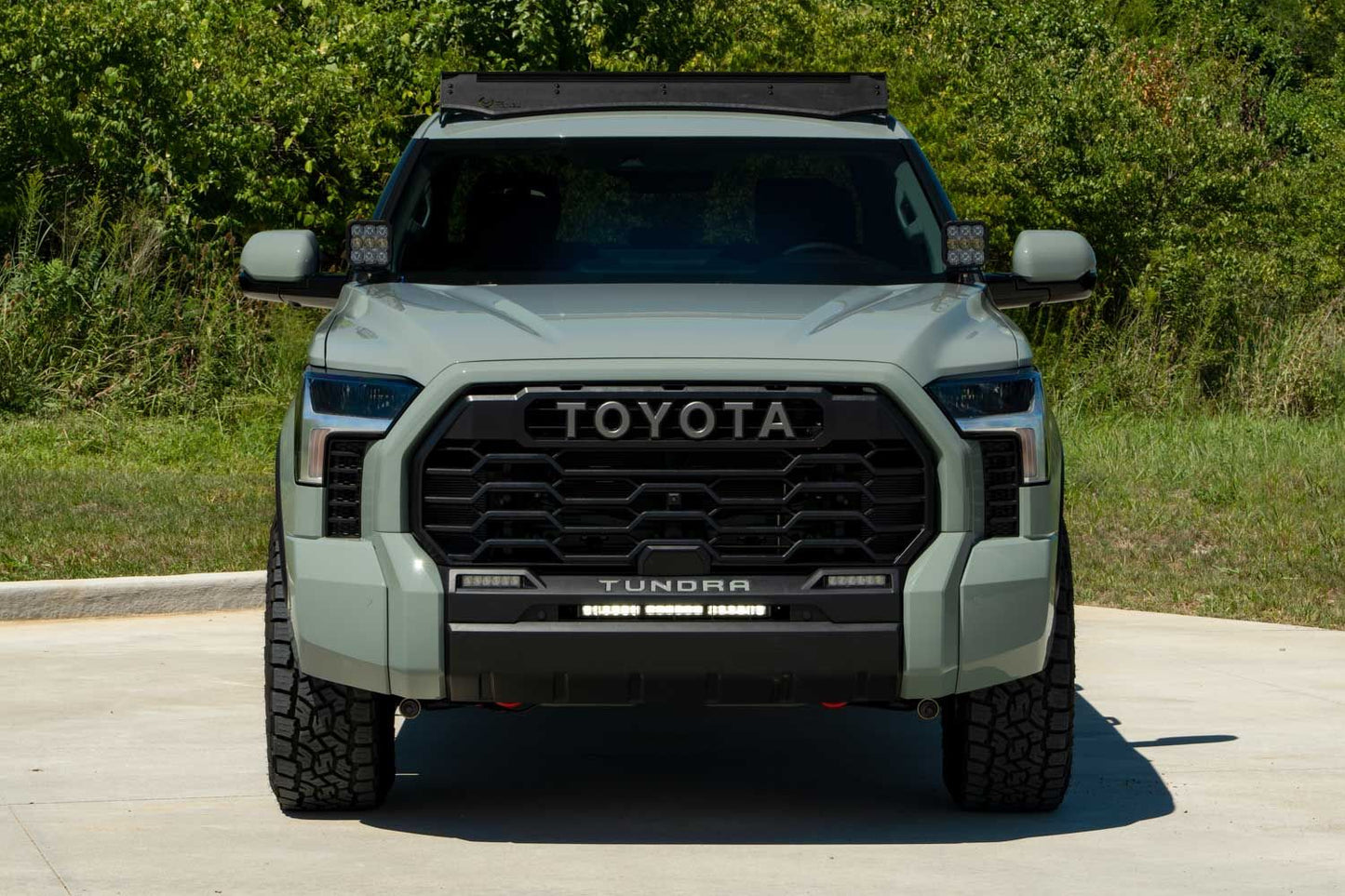 Stealth Bumper Light Bar Kit for 2022 Toyota Tundra White Combo Diode Dymanics